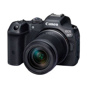 Canon EOS R7 with RF-S 18-150mm IS STM