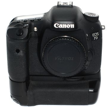 Used Canon 7D with Grip, Good Condition