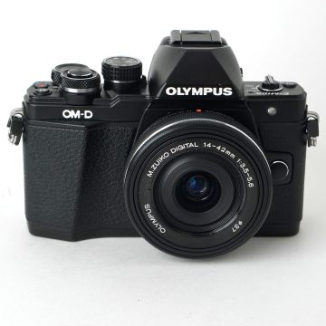 Used Olympus EM-10 II with 14-42 f3.5-5.6, Black, Good Condition