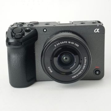 Used Sony FX30 with 16-50 F3.5-5.6, Excellent Condition